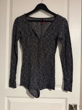 La SENZA Charcoal Gray V-Neck Long Sleeve Bodysuit